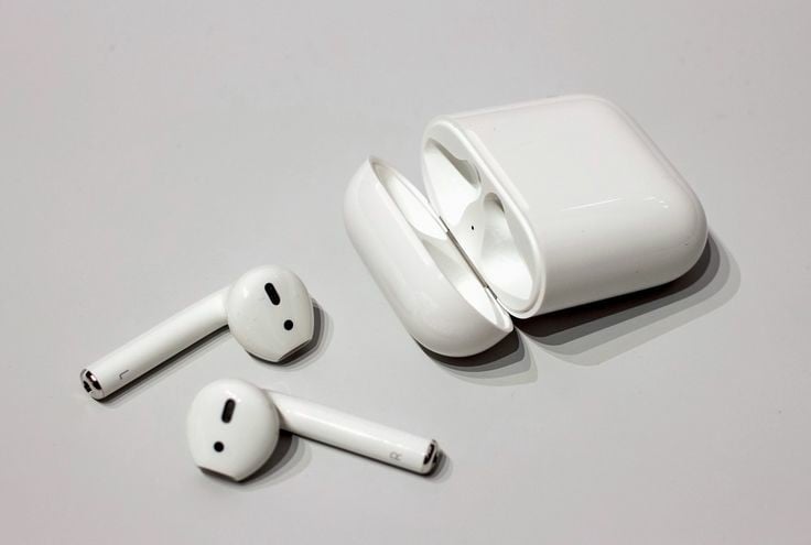 Bluetooth headphone inpods12