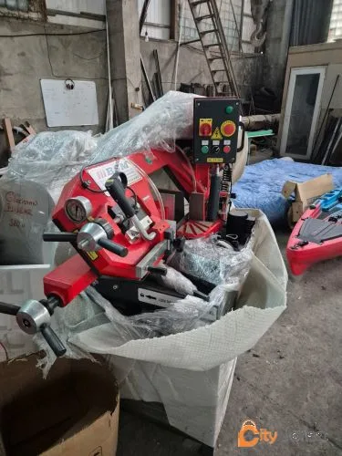 Photo 1 of Saw