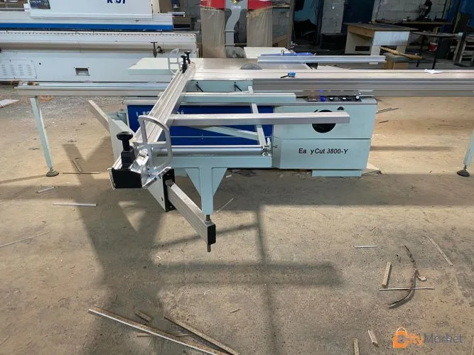 Photo 6 of Laminate saw and crank